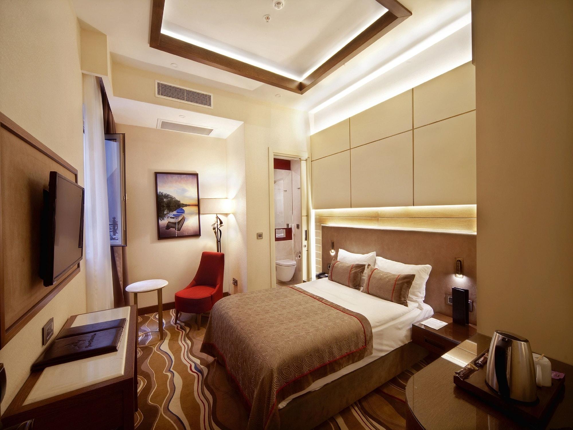 Otel Grand De Pera 4*